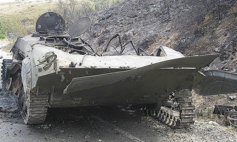 Взрыв БМП на Донбассе. Два 200-х, семь 300-х
