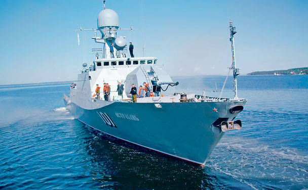 Более 50 кораблей Каспийской флотилии России начали учения в море