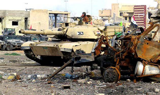 Иракские военные взяли в кольцо боевиков ИГ в городе Рамади