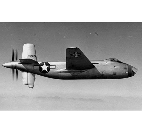 Экспериментальный бомбардировщик XB-42 «Mixmaster» с задним расположением винтов