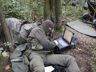 Украинские солдаты будут швырять во врагов ноутбуками