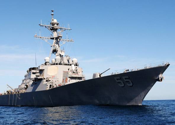 Эсминец США подошел к крейсеру «Москва» на расстояние применения ПКР