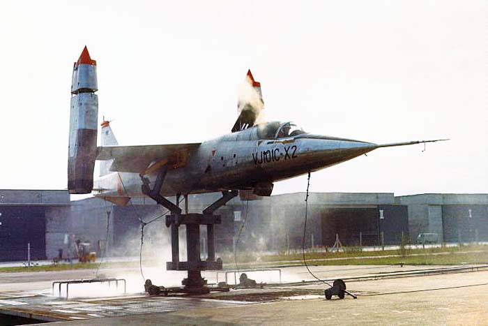 Экспериментальный реактивный истребитель вертикального взлета и посадки EWR VJ-101