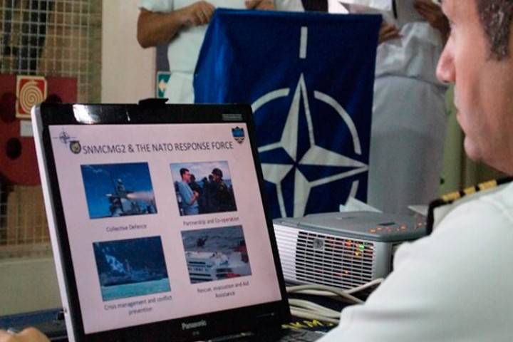 НАТО может воевать вместе с болгарами, но не охранять их НАТО может воевать вместе с болгарами, но не охранять их