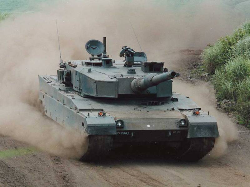 Основной боевой танк Type 90 сил самообороны Японии