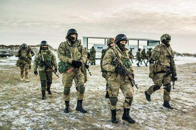 Хроника Донбасса: Операция «Спасти Кобзона» и затишье перед бурей
