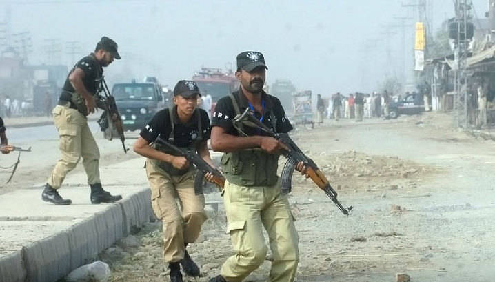 Пакистанский университет захвачен террористами