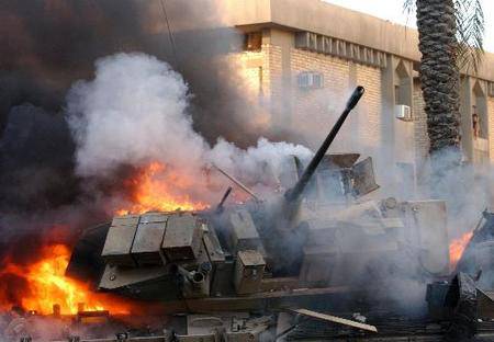 Американские  БМП М-2 "Брэдли" в Саудовской Аравии в боях горят как спички