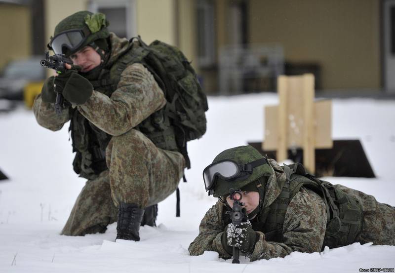 Российская армия перешла к массовым закупкам комплектов боевой экипировки нового поколения “Ратник”