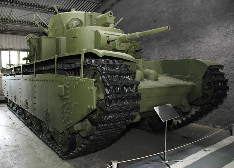 На Урале воссоздали легендарный танк Т-35 с пятью башнями