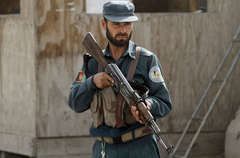 Полицейский застрелил 10 своих сослуживцев на КПП в Афгане