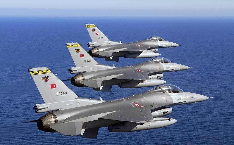 Греция заявила о вторжении турецких истребителей в ее воздушное пространство