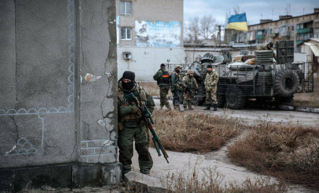 Петр Порошенко сбил прицел: пушки Украины официально повернуты на восток