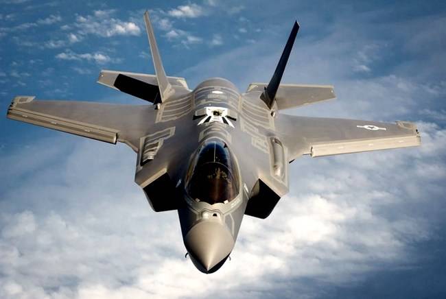 Авиационные эксперты считают американский истребитель F-35 нееэффективным