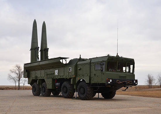 Ракетные комплексы "Искандер-М" поступили на боевое дежурство в ЮВО
