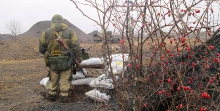 Первый Украинский: ополченцы ждут ветеранов, Спартак «лупят» из минометов