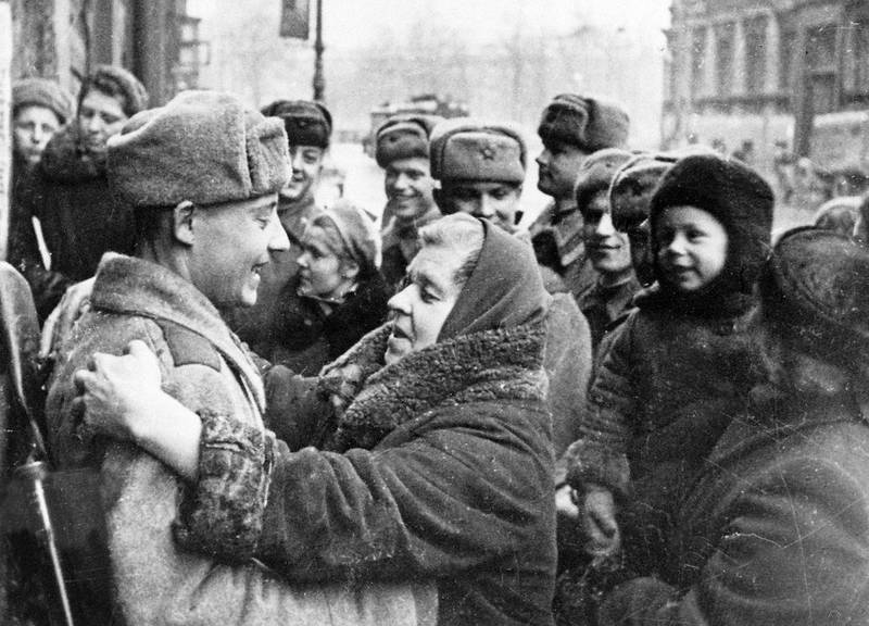 Человечность в блокаде: как Ленинград спас свою культуру