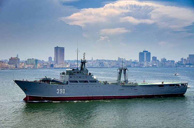 Куба продолжает переоборудование траулеров в боевые корабли