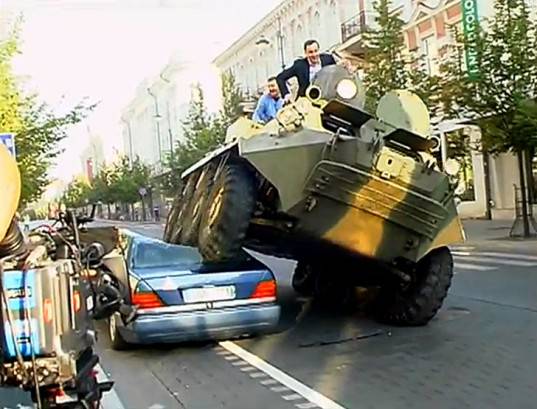 Из пушки по воробьям: НАБУ будет бить украинских жуликов из 30-мм орудий Из пушки по воробьям: НАБУ будет бить украинских жуликов из 30-мм орудий