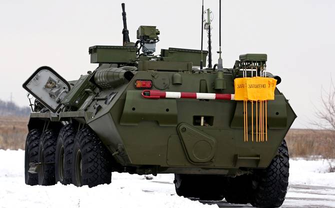 На российскую базу в Армении поступили машины химразведки РХМ-6