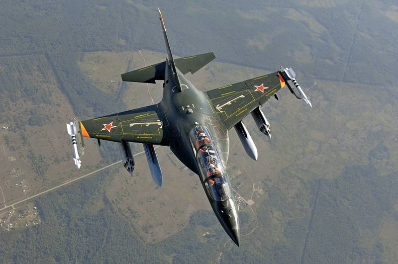 Як-130 бросает вызов американскому «Хищнику»