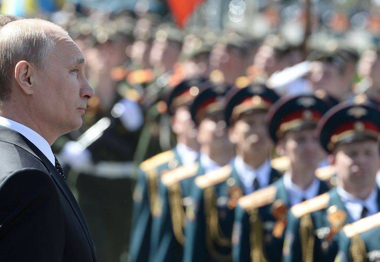 Наемники США никогда не поймут, почему в мае в России проводят минуту молчания