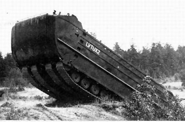 Опытный плавающий транспортер LVTUX-2 «Goliath»
