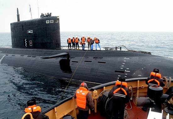 Черноморский флот провел учения по поиску и оказанию помощи аварийной подлодке
