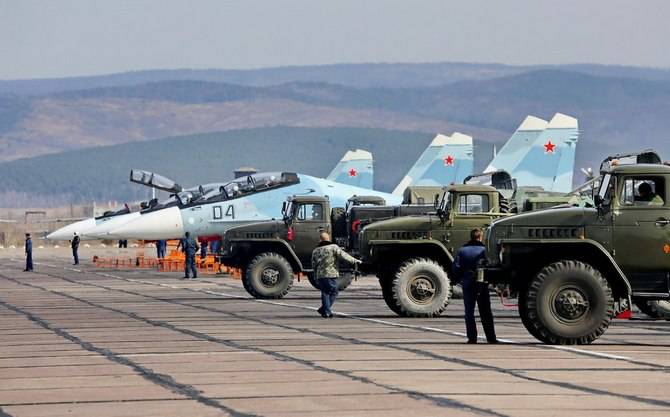 Четыре истребителя Су-30СМ пополнили авиаполк на юге России