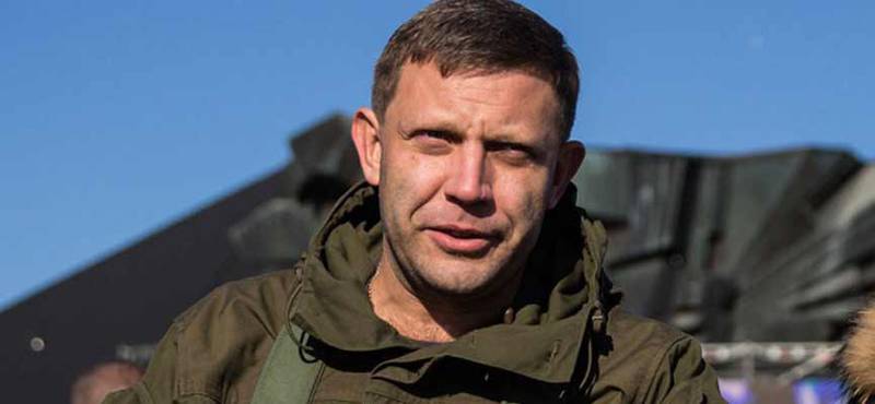 Захарченко: Киев стянул к рубежам ДНР 500 танков и 90 тысяч военных
