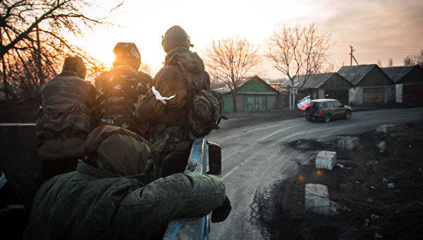 Украинские силовики обстреляли аэропорт Донецка