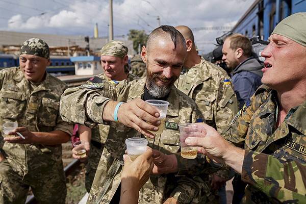 1000 бойцов покинули воинские части для участия в Майдане 1000 бойцов покинули воинские части для участия в Майдане