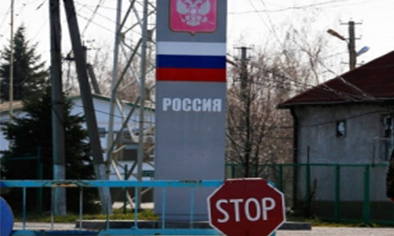 Российские военные открыли огонь на границе с Украиной Российские военные открыли огонь на границе с Украиной