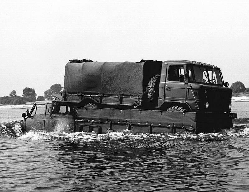 Опытный армейский плавающий автомобиль ГАЗ-44