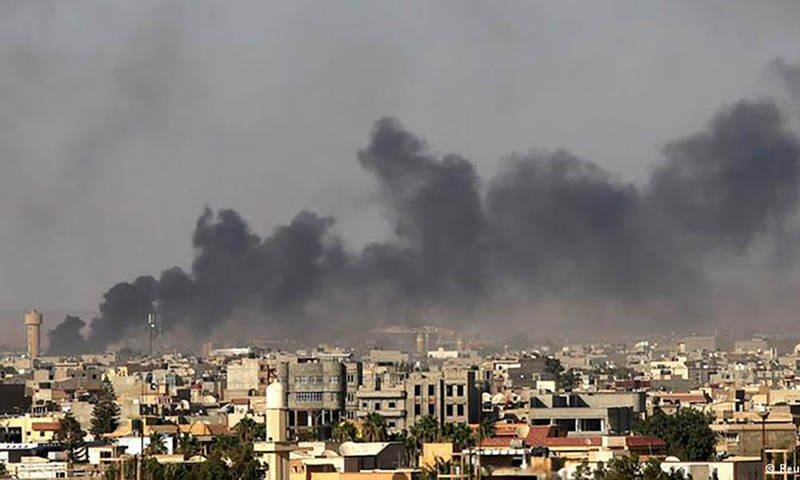 В Триполи слышны взрывы и стрельба