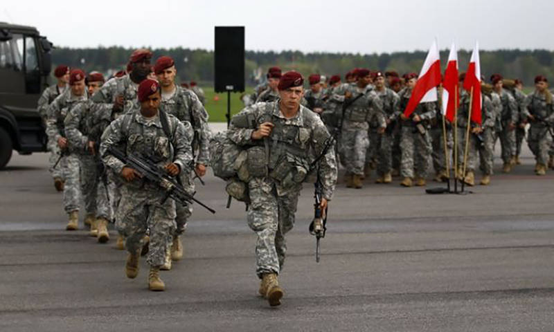100 польских солдат защитят Прибалтику
