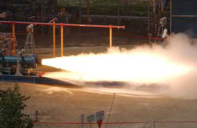 КНДР испытала твердотопливный ракетный двигатель