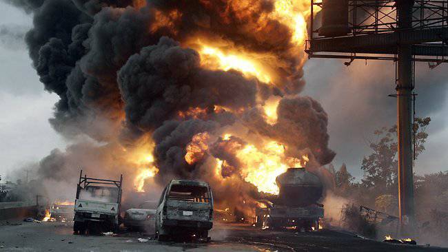 Террорист-смертник на бензовозе атаковал Багдад