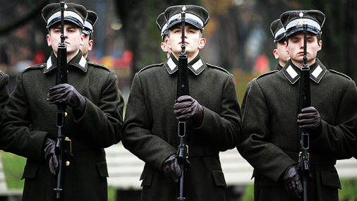 Латвия может вернуть обязательную военную службу
