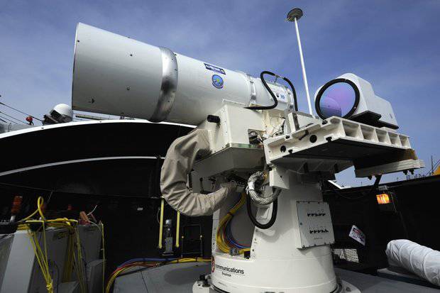 От танка до самолета: американцы заявили, что могут разместить боевые лазеры на любой платформе