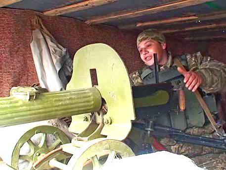 Бойцам ВСУ в Донбассе выдали пулеметы системы Максима