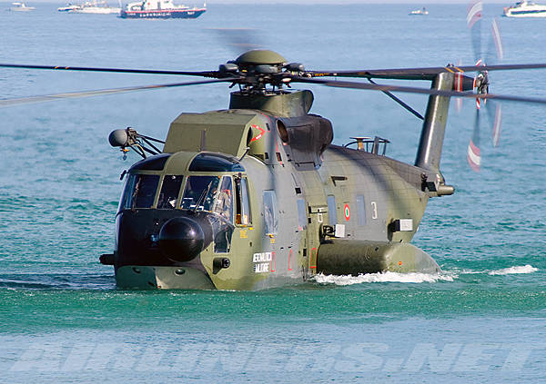Многоцелевой поисково-спасательный вертолет амфибия среднего радиуса действия Sikorsky HH-3F «Pelican»