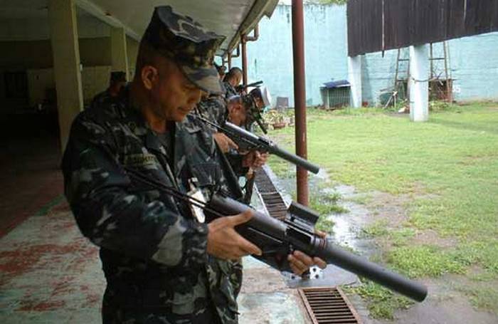 Филиппинские военные приняли на вооружение модернизированную версию пистолета-пулемета M3