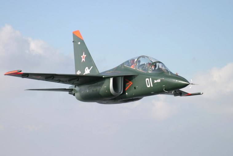 Курсанты Краснодарского училища сели за «летающие парты» Як-130