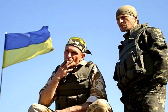На Украине разом уволены 45.000 военных