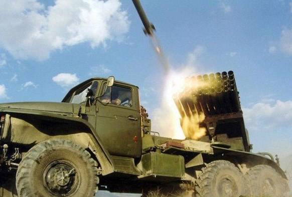 Донбасс: артиллерийские удары по всей линии фронта