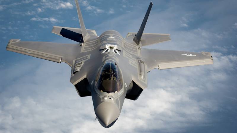 Истребитель F-35 сведет боевую мощь США к нулю