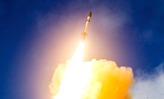 В США во время испытаний новой зенитной ракеты SM-6 утопили фрегат