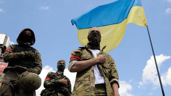 Хроника Донбасса: ВСУ перебрасывают под Ясиноватую танки и «правосеков»