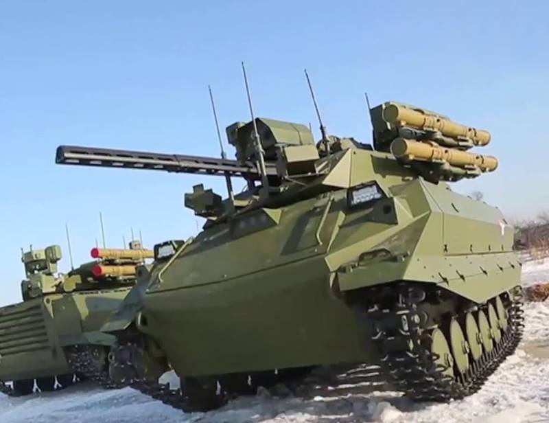 Первый в истории российский боевой робот ведет огонь